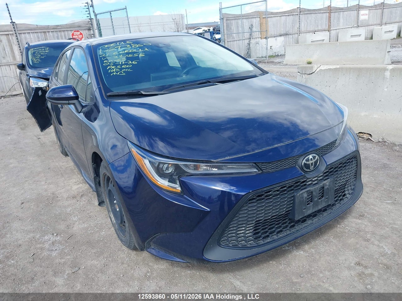5YFBPMBE6MP247555 · 2021 TOYOTA COROLLA LE