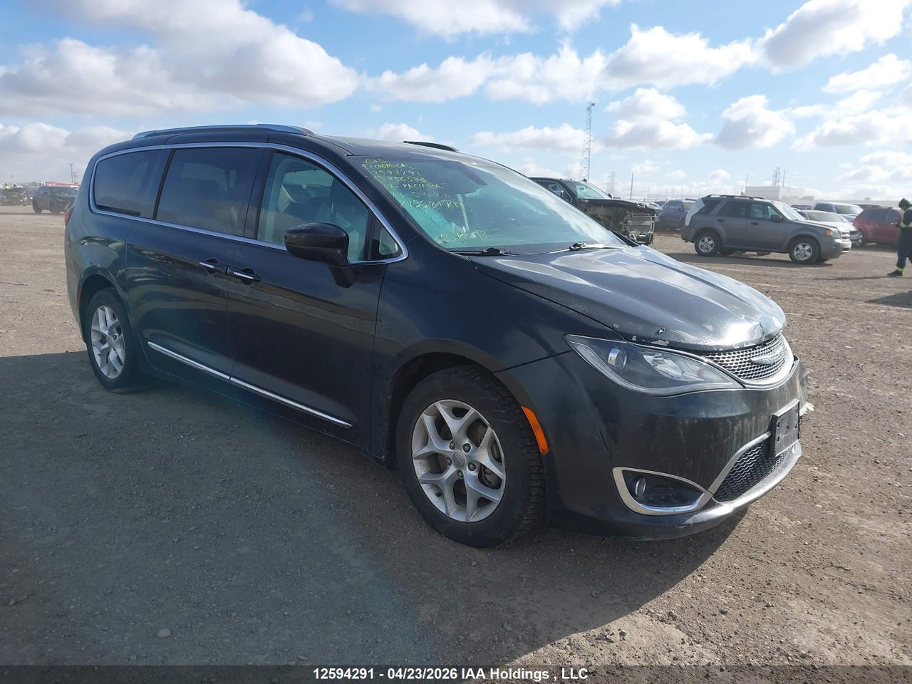 2C4RC1EG8HR756588 · 2017 CHRYSLER PACIFICA TOURING-L
