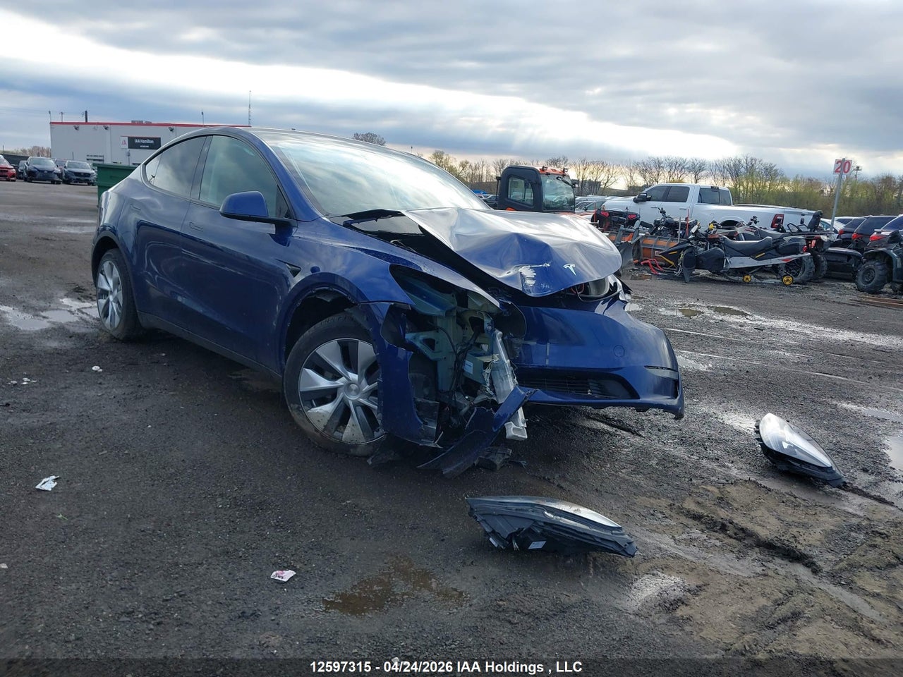 LRWYGDFD5PC****** · 2023 TESLA MODEL Y RWD · 1/12