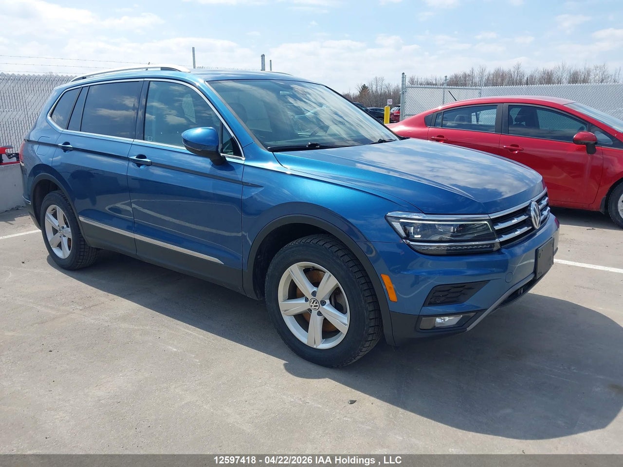 3VV4B7AX8LM085236 · 2020 VOLKSWAGEN TIGUAN SEL PREMIUM R-LINE