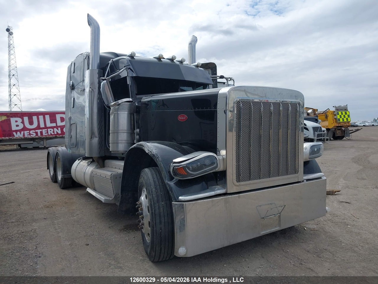 1XPXD49X3FD274321 · 2015 PETERBILT 389