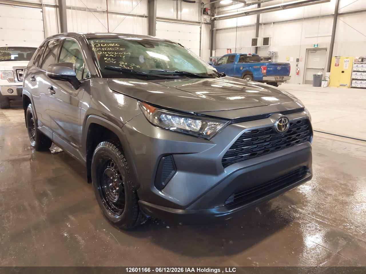 2T3B1RFV1RC413620 · 2024 TOYOTA RAV4 LE