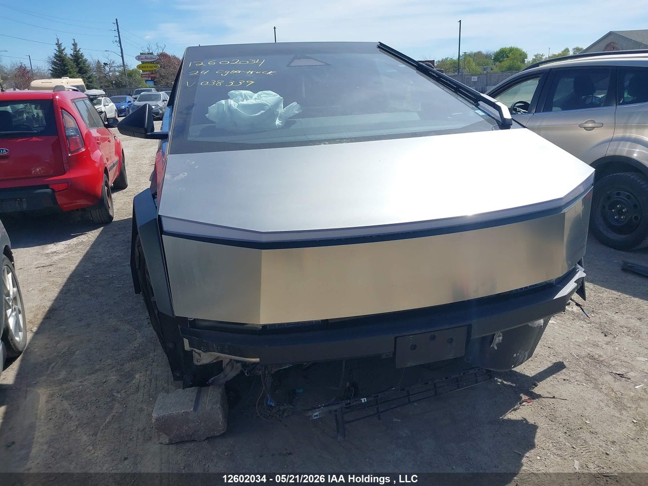 7G2CEHED5RA****** · 2024 TESLA CYBERTRUCK AWD