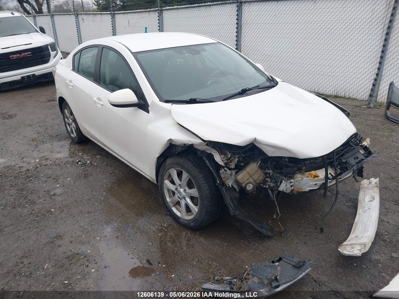 JM1BL1VF1B1****** · 2011 MAZDA 3 I