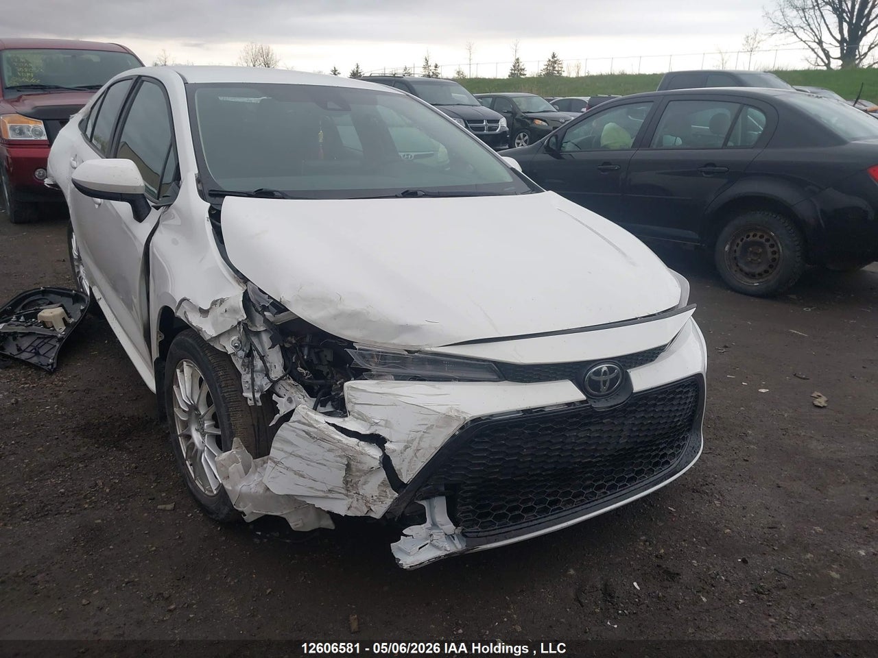 5YFBPMBE3MP225884 · 2021 TOYOTA COROLLA LE