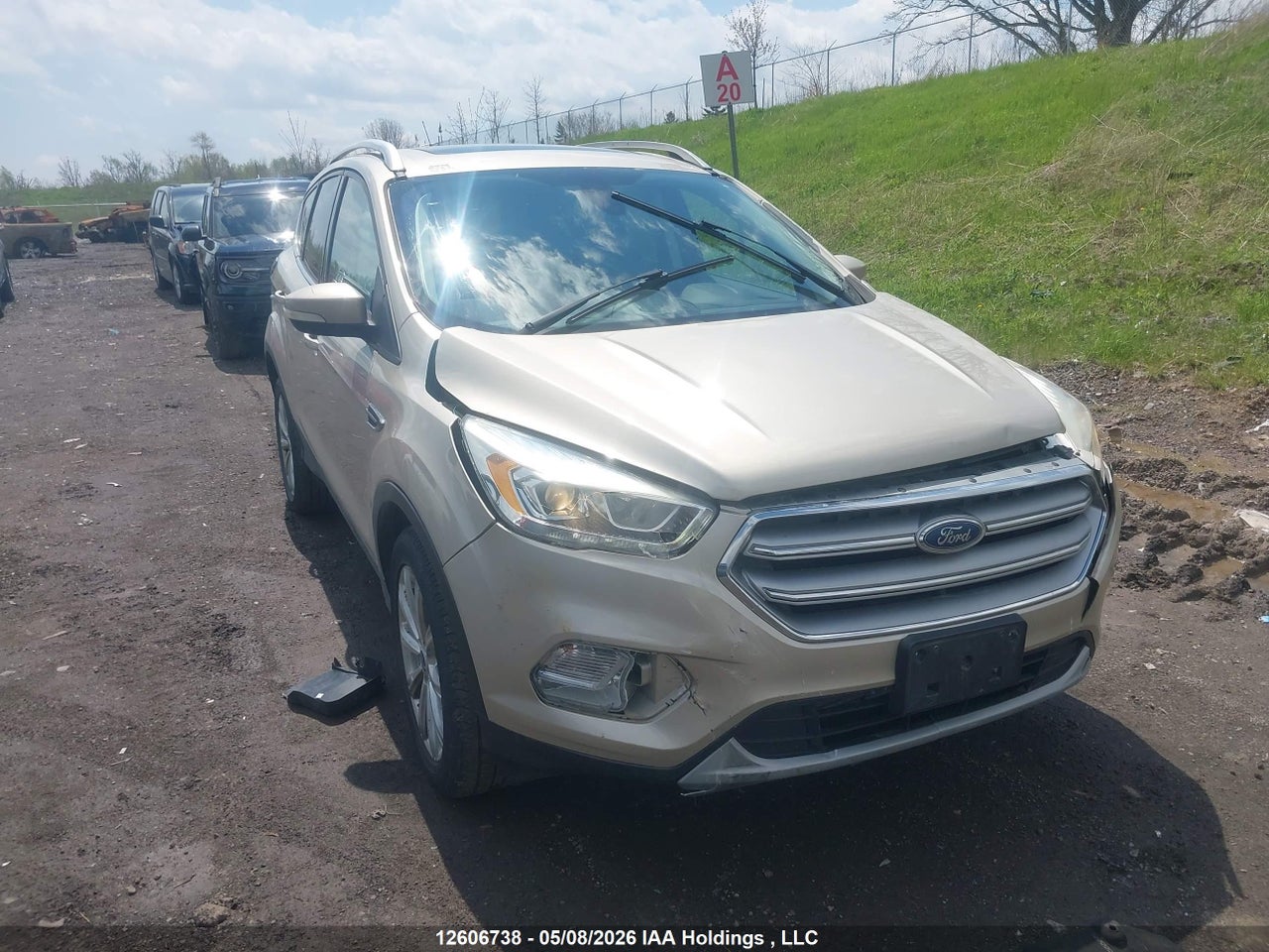 1FMCU9J95HUD87857 · 2017 FORD ESCAPE TITANIUM