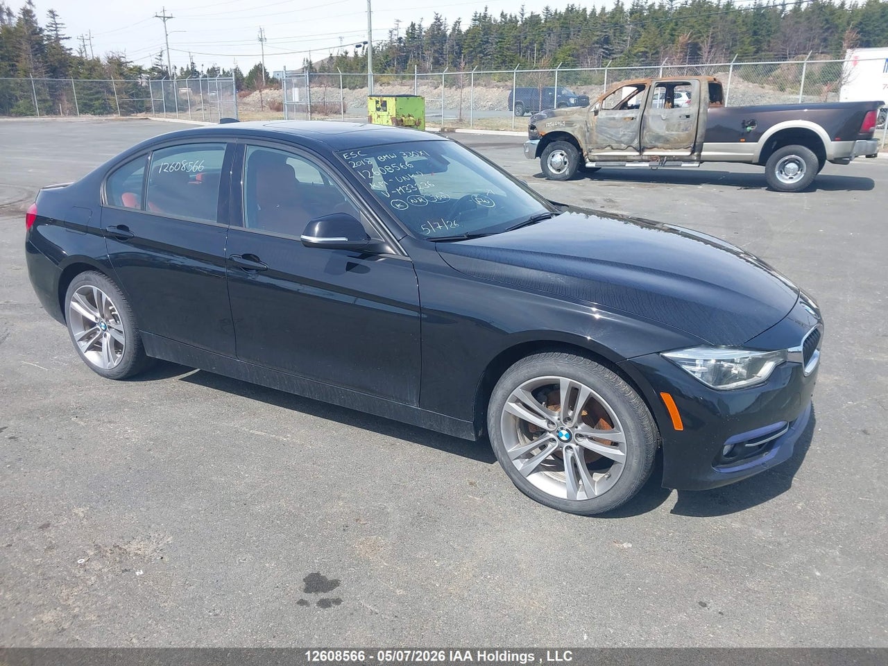 WBA8D9C55JEM33236 · 2018 BMW 330 XI
