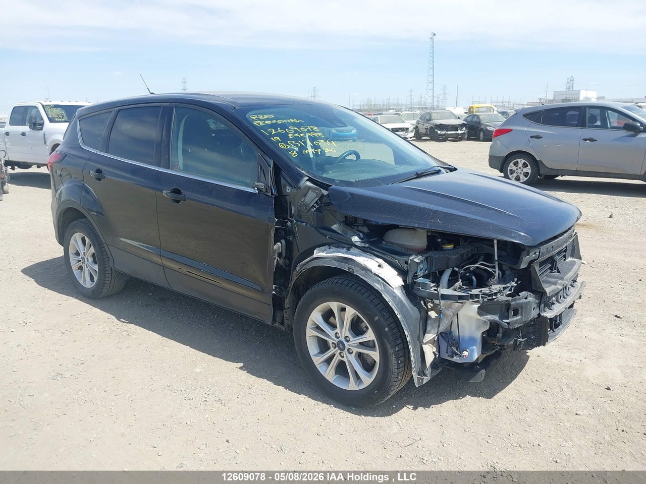1FMCU9GD0KU****** · 2019 FORD ESCAPE SE