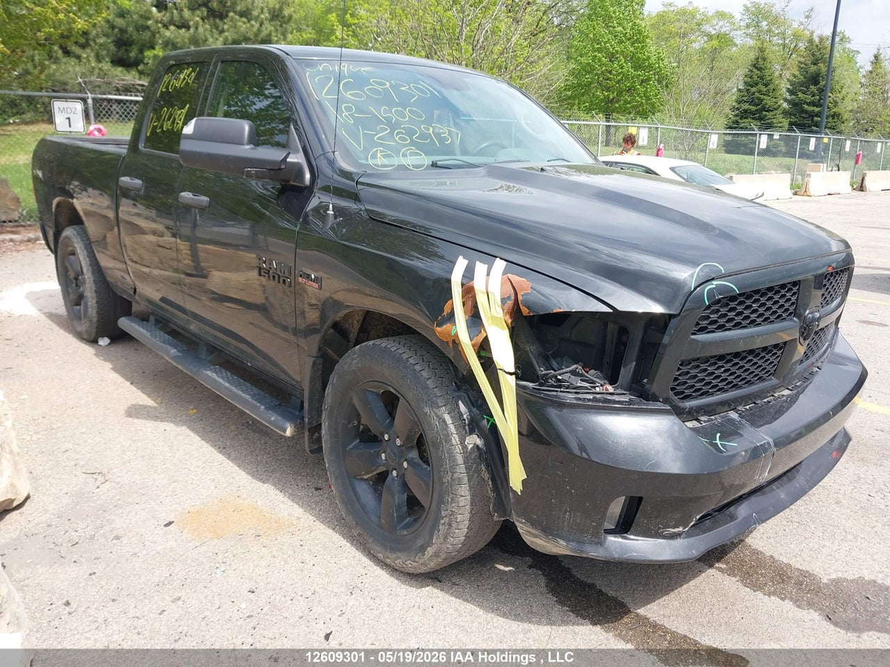 1C6RR7FT1JS262937 · 2018 RAM 1500 ST · 1/12