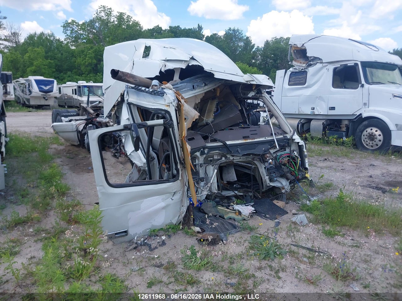 4V4NC9EH4GN929464 · 2016 VOLVO VN VNL