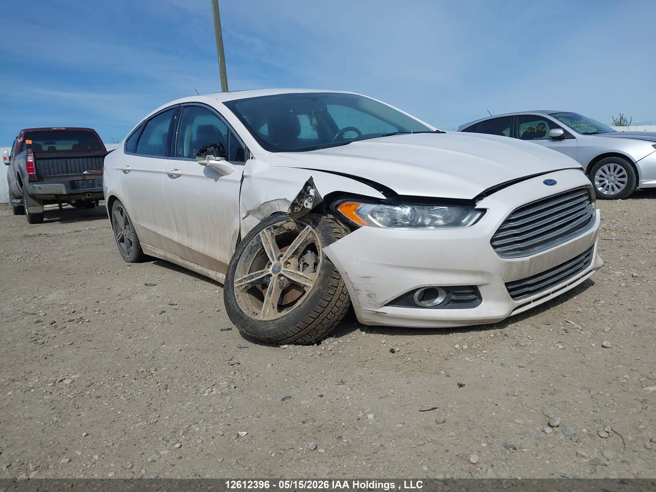 3FA6P0T91FR246490 · 2015 FORD FUSION SE