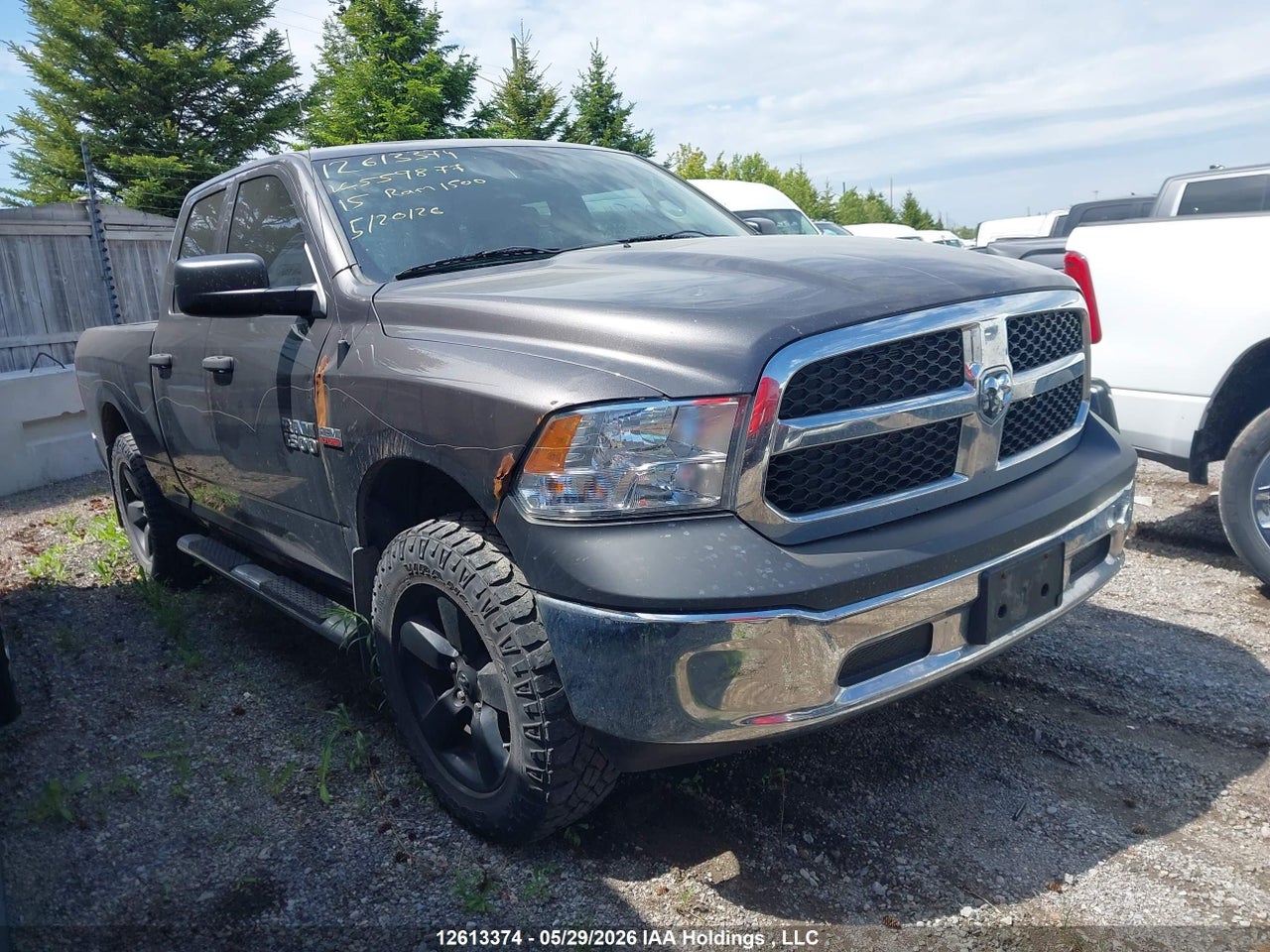 1C6RR7FT5FS559877 · 2015 RAM 1500 ST · 1/12