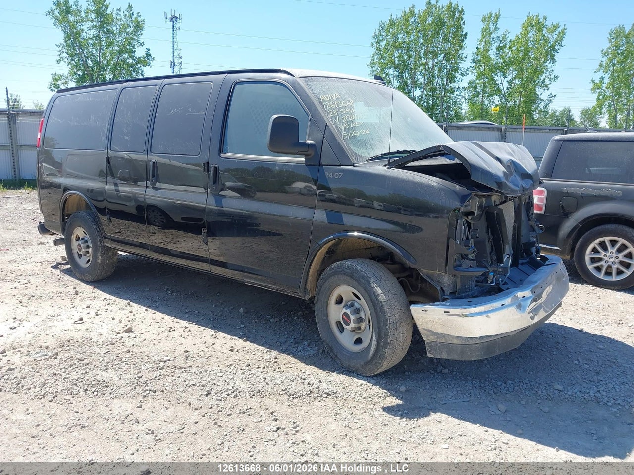 1GTZ7GF79P1****** · 2023 GMC SAVANA G3500 · 1/12