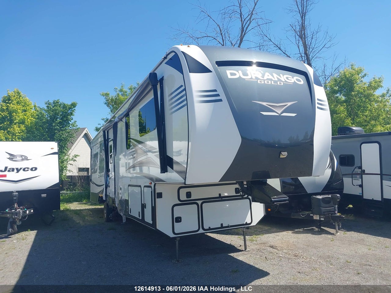 4EZFV4127N6****** · 2022 KZRV DURANGO GOLD 382 · 1/12