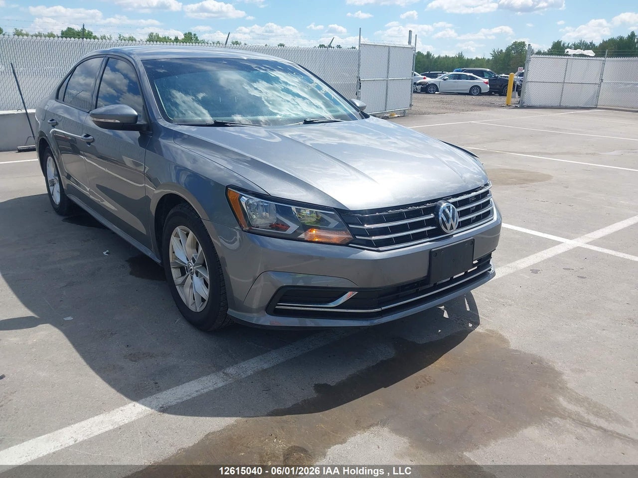 1VWAA7A36JC041894 · 2018 VOLKSWAGEN PASSAT S/R-LINE