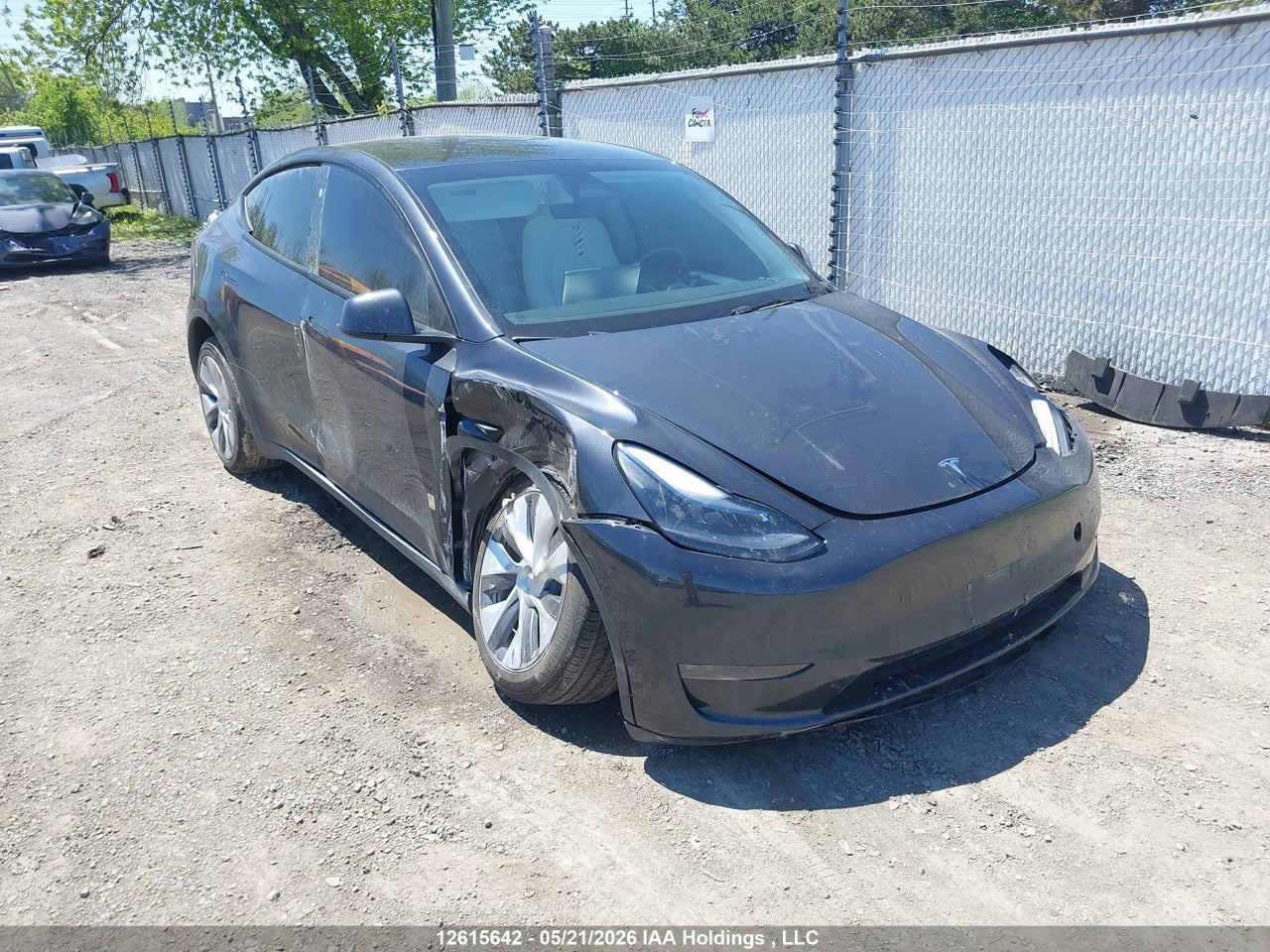 7SAYGDEE8RF071300 · 2024 TESLA MODEL Y · 1/12