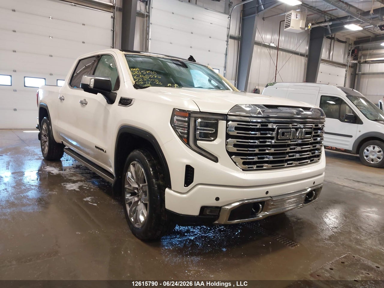 3GTUUGED8NG668576 · 2022 GMC SIERRA 1500 DENALI