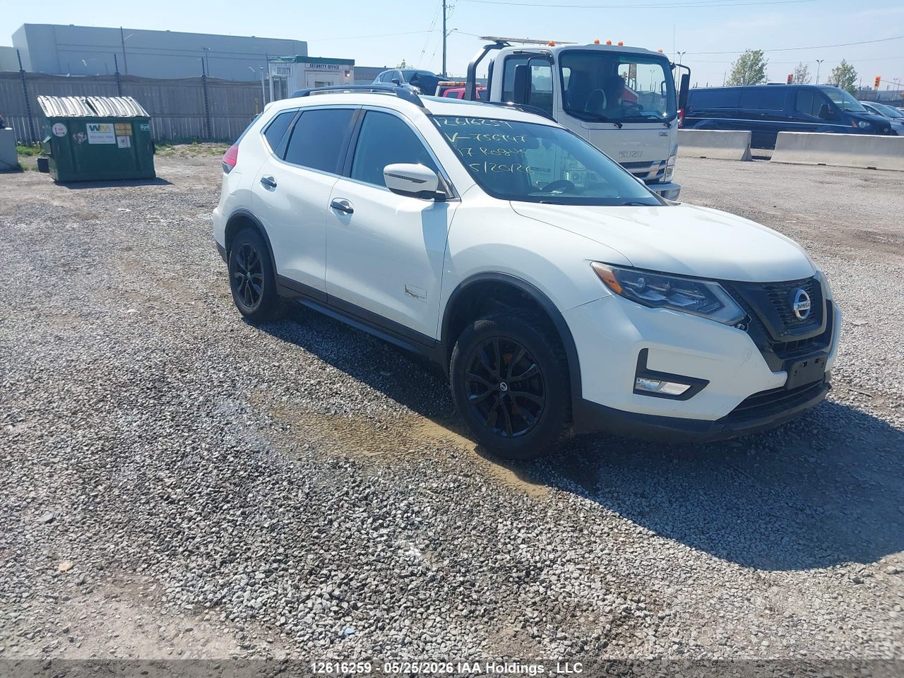 5N1AT2MV0HC756947 · 2017 NISSAN ROGUE SV/SL