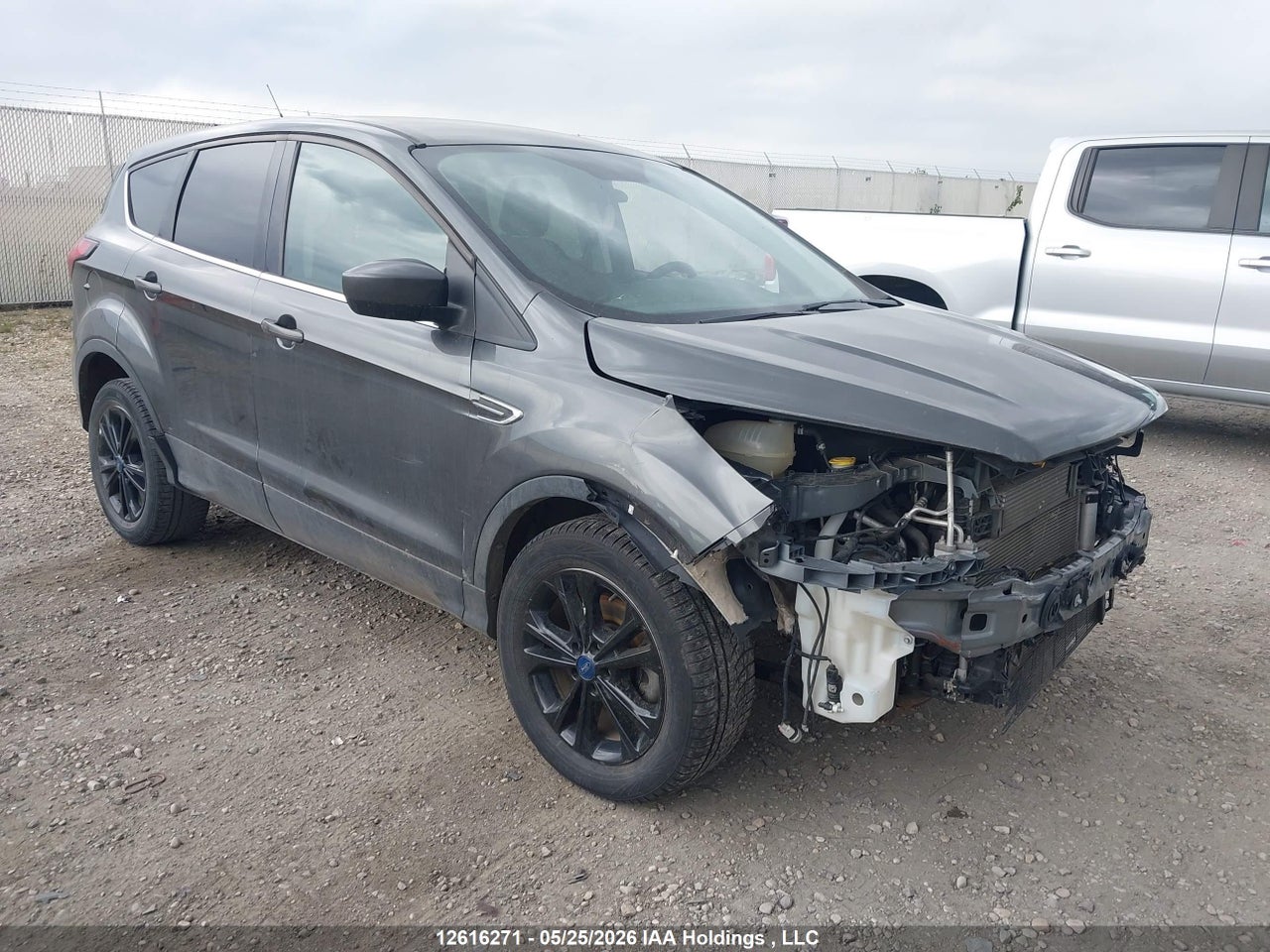 1FMCU0GD9KUA37193 · 2019 FORD ESCAPE SE