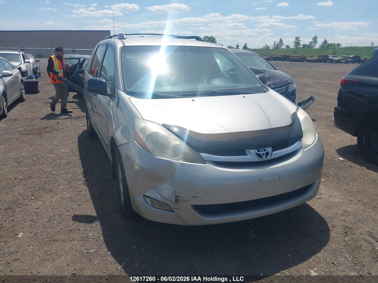 5TDZK29CX9S229452 · 2009 TOYOTA SIENNA