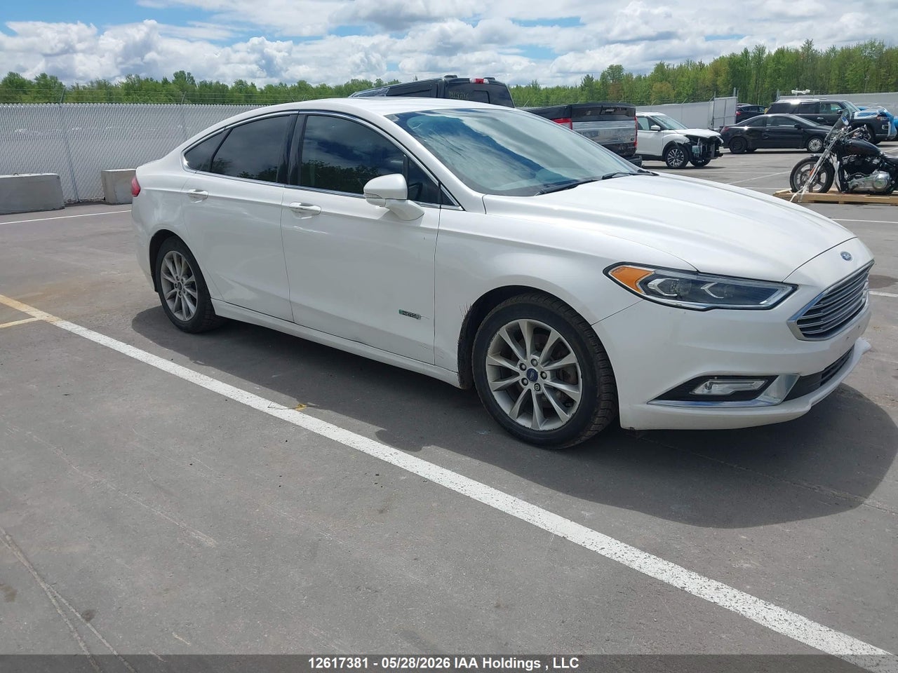 3FA6P0SUXHR127801 · 2017 FORD FUSION ENERGI TITANIUM · 1/12
