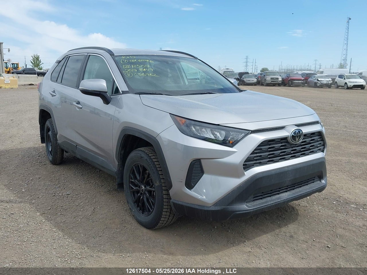 2T3B1RFV3KC038982 · 2019 TOYOTA RAV4 LE