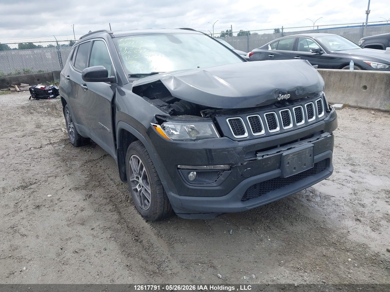 3C4NJDBB7HT639614 · 2017 JEEP COMPASS LATITUDE