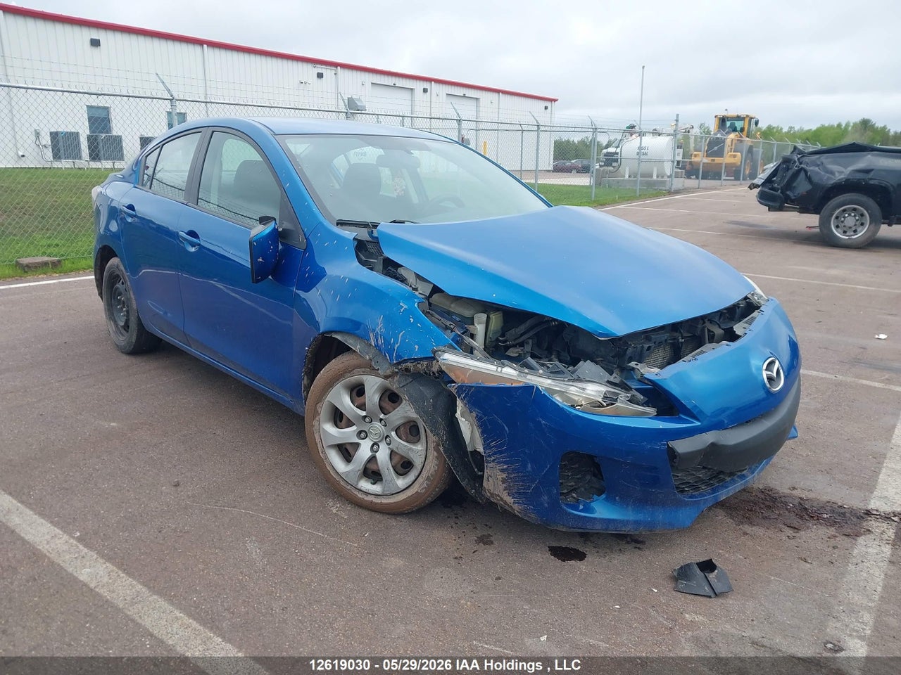 JM1BL1UF4D1****** · 2013 MAZDA 3 I