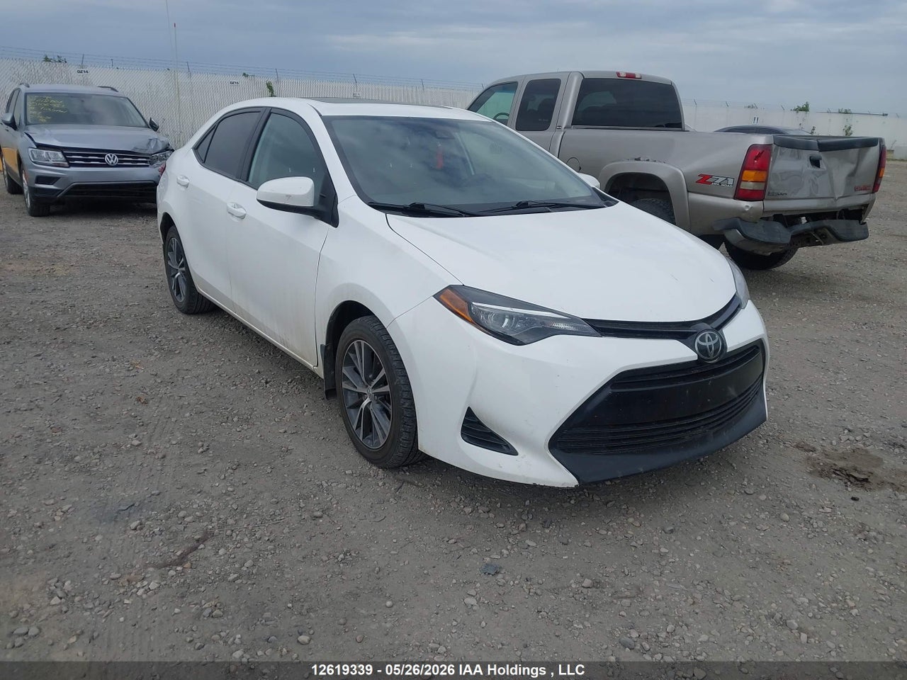 2T1BURHE5JC****** · 2018 TOYOTA COROLLA LE · 1/12