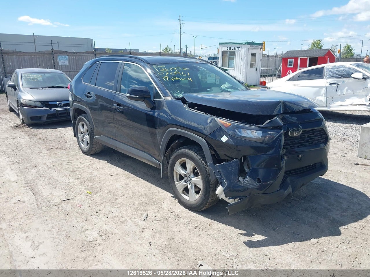 2T3B1RFV0KW070951 · 2019 TOYOTA RAV4 LE