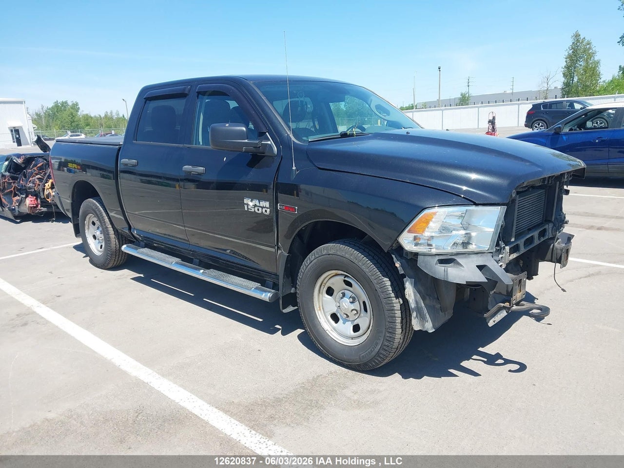 1C6RR7KM0JS313374 · 2018 RAM 1500 ST