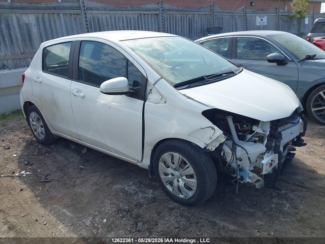 VNKKTUD38FA036878 · 2015 TOYOTA YARIS