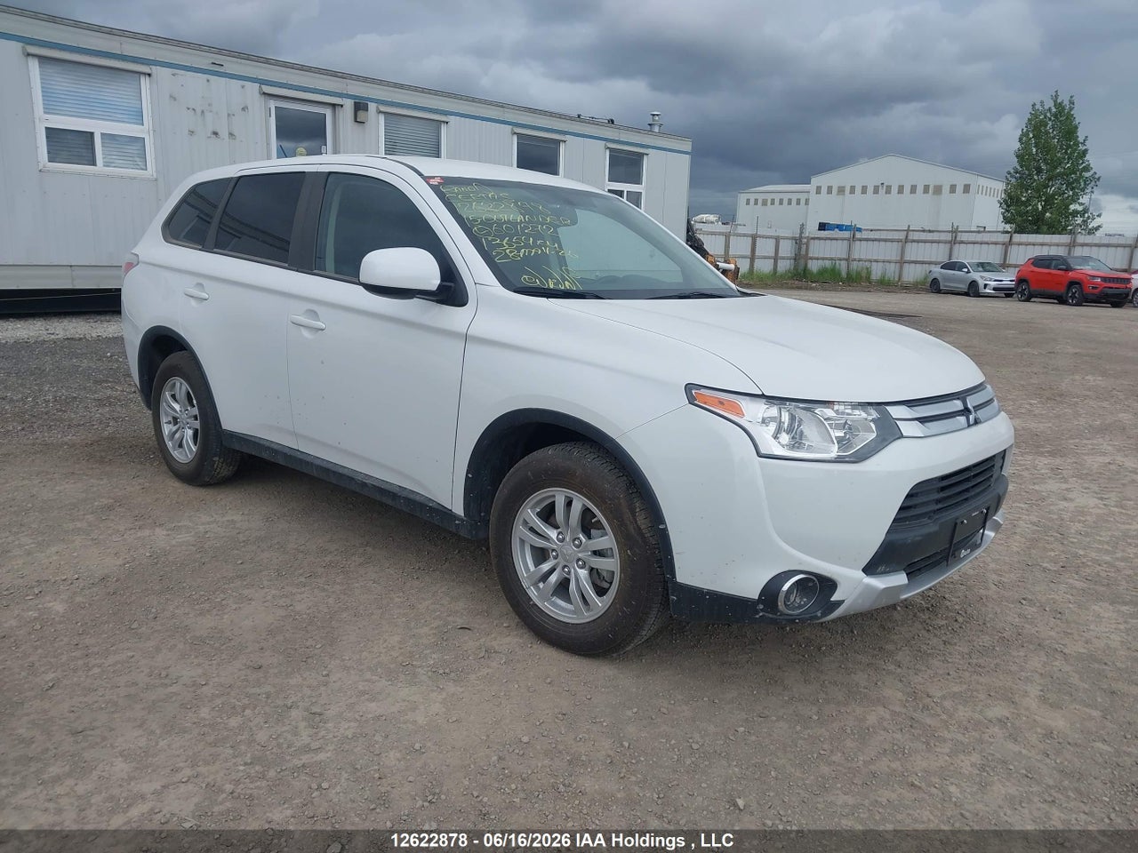 JA4AD2A37FZ601272 · 2015 MITSUBISHI OUTLANDER ES