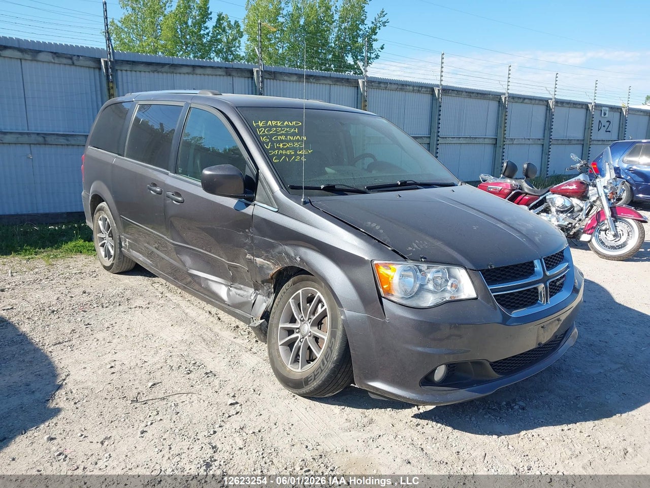 2C4RDGBG9GR140885 · 2016 DODGE GRAND CARAVAN SE