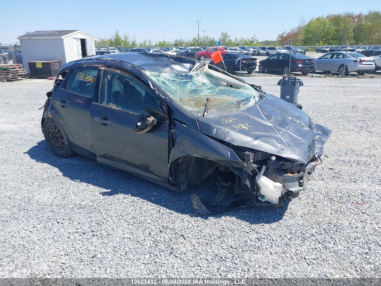 1FADP3K26GL400561 · 2016 FORD FOCUS SE