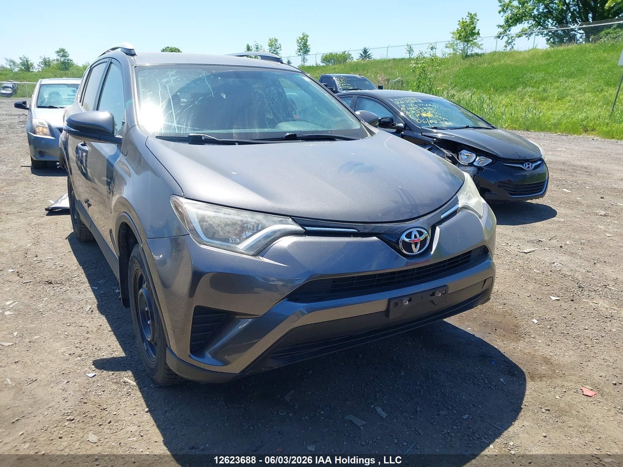 2T3BFREV9GW518176 · 2016 TOYOTA RAV4 LE