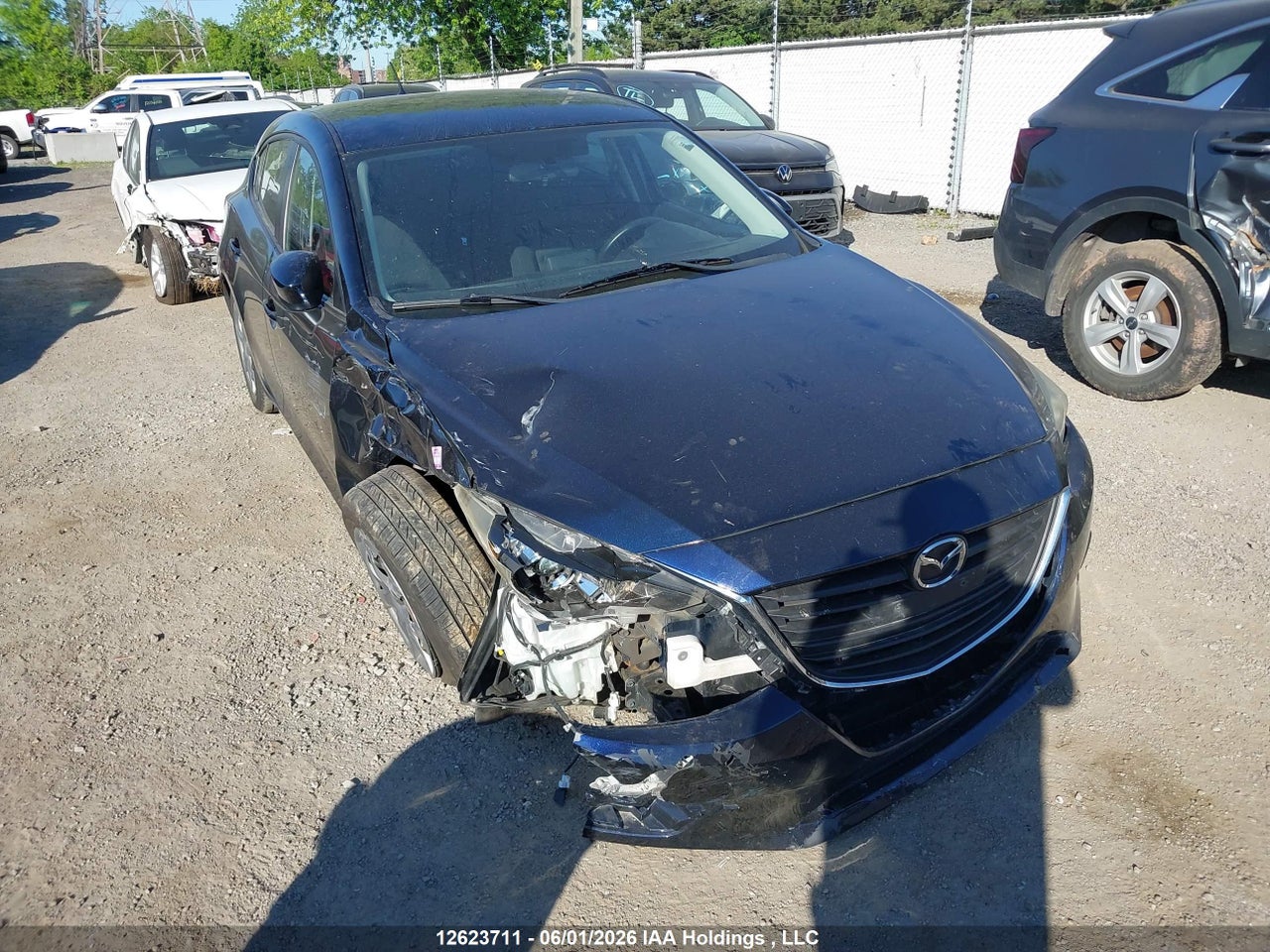 JM1BM1K73E1106490 · 2014 MAZDA MAZDA3