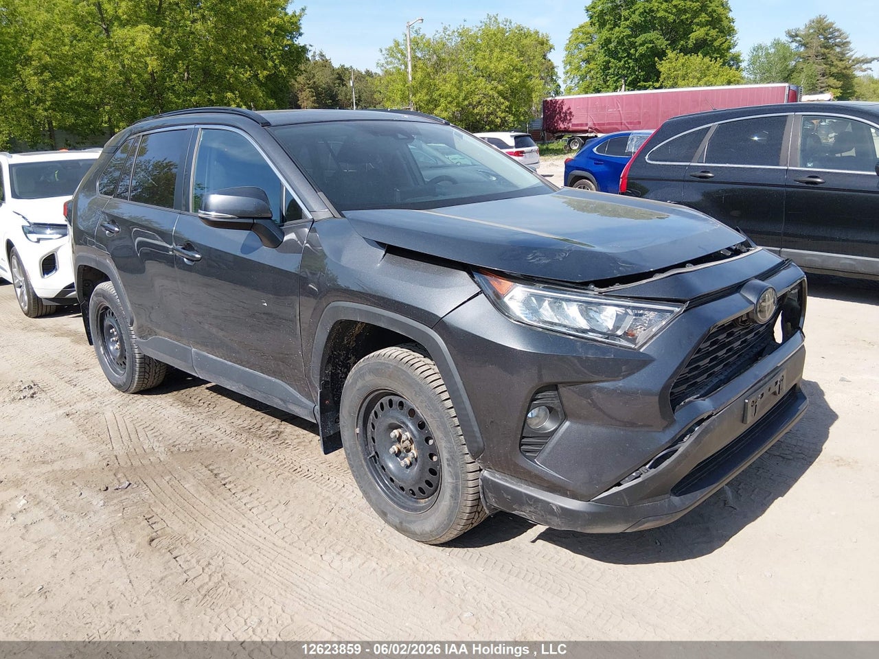 2T3R1RFV2KC028863 · 2019 TOYOTA RAV4 XLE