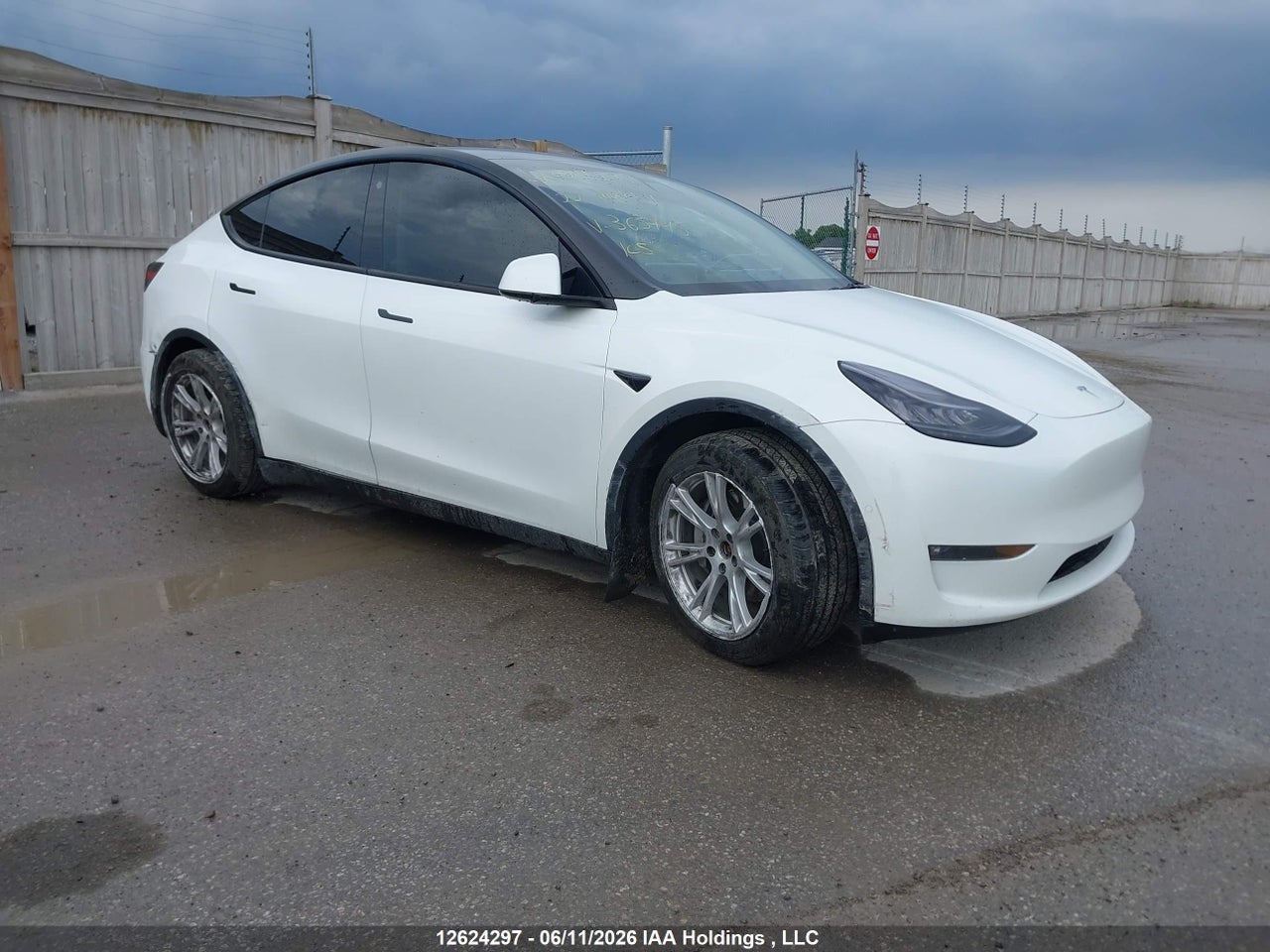 7SAYGDEE1NF363445 · 2022 TESLA MODEL Y LONG RANGE · 1/12