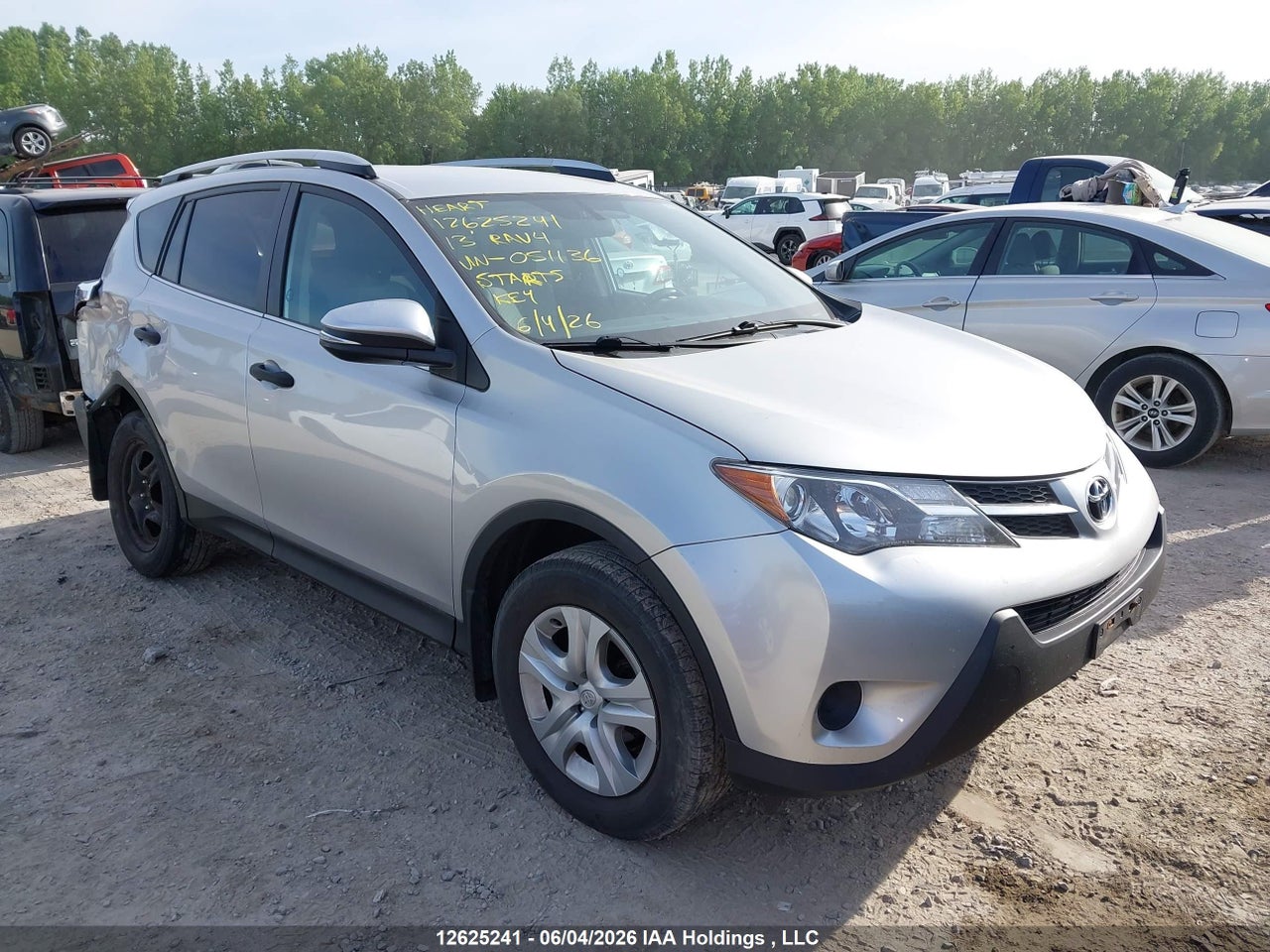 2T3BFREV1DW051136 · 2013 TOYOTA RAV4 LE