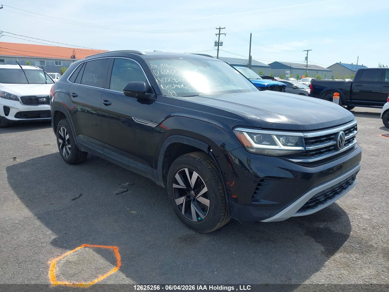 1V2ME2CAXLC223120 · 2020 VOLKSWAGEN ATLAS CROSS SPORT SEL