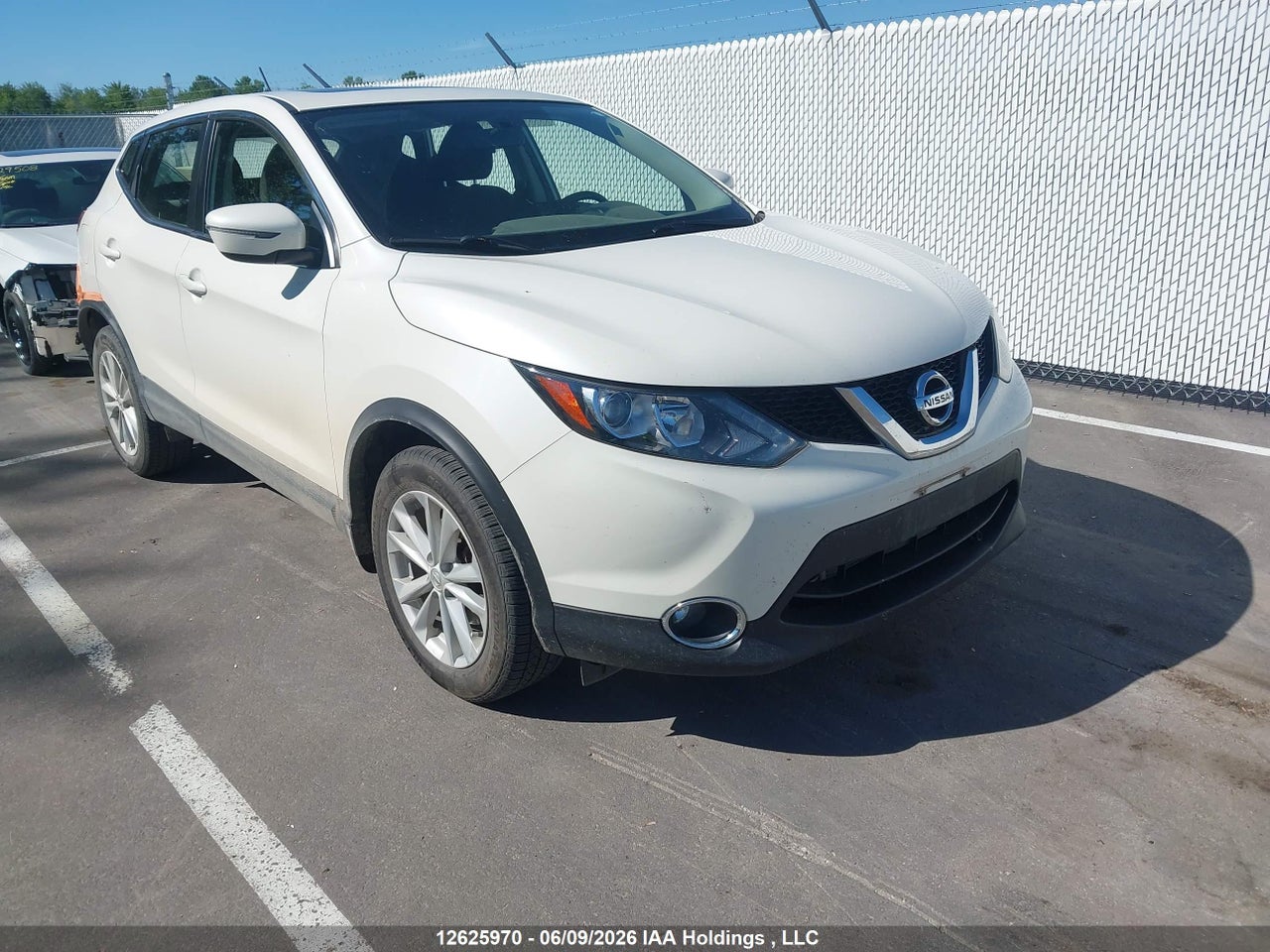 JN1BJ1CR4HW101821 · 2017 NISSAN QASHQAI