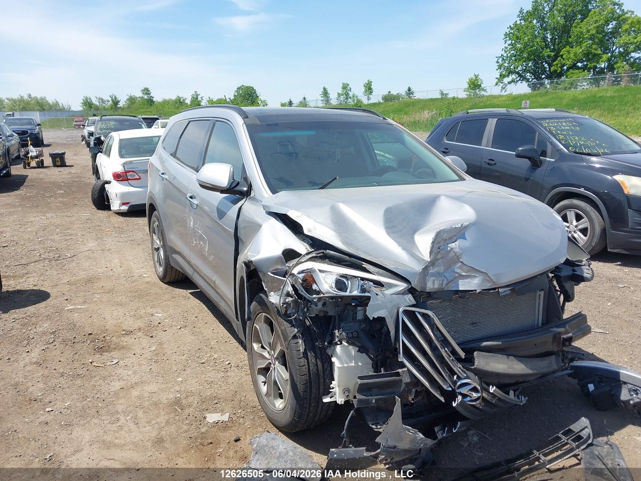 KM8SNDHF1GU146786 · 2016 HYUNDAI SANTA FE SE/LIMITED