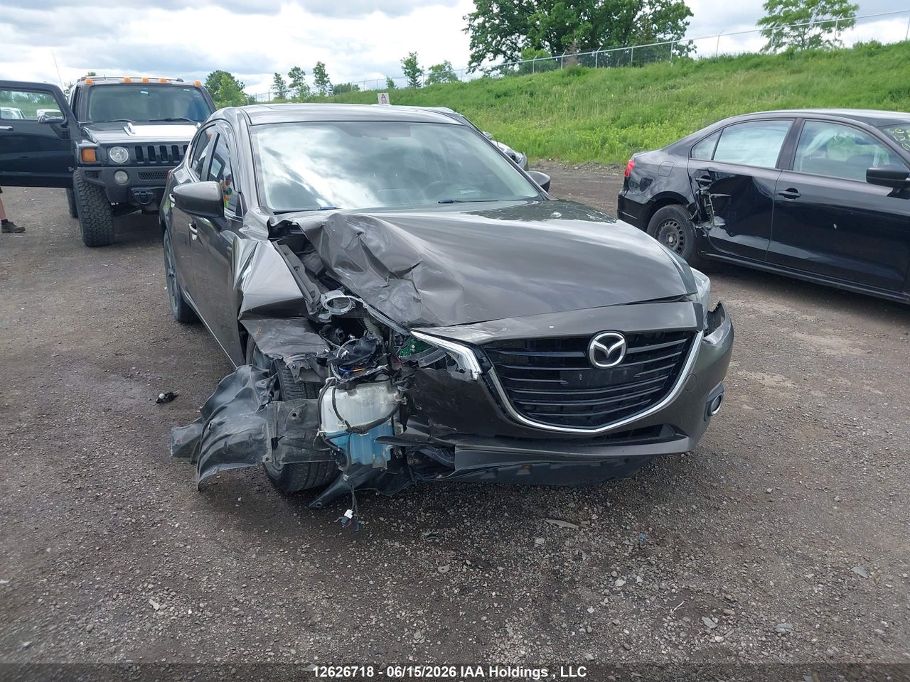 JM1BM1M31F1228230 · 2015 MAZDA MAZDA3