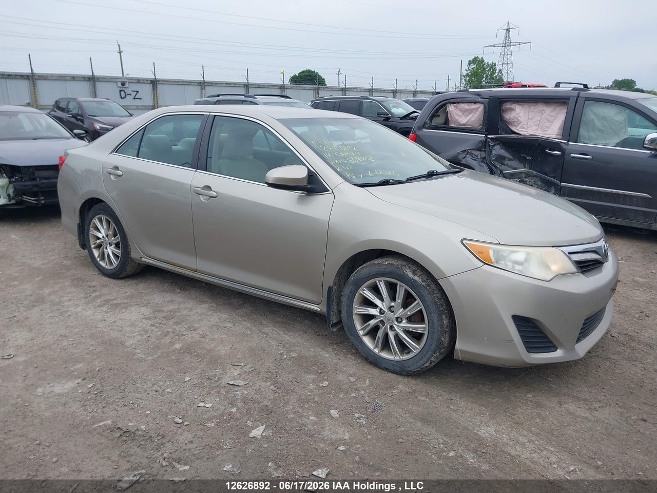4T1BF1FK1EU367202 · 2014 TOYOTA CAMRY SE