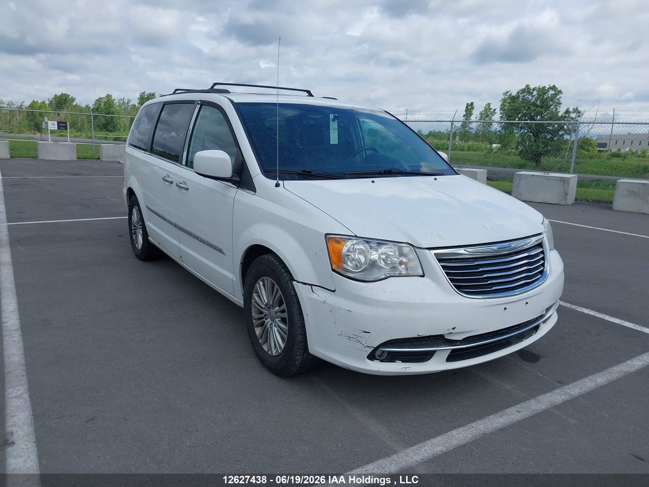 2C4RC1CG2GR285393 · 2016 CHRYSLER TOWN & COUNTRY TOURING-L