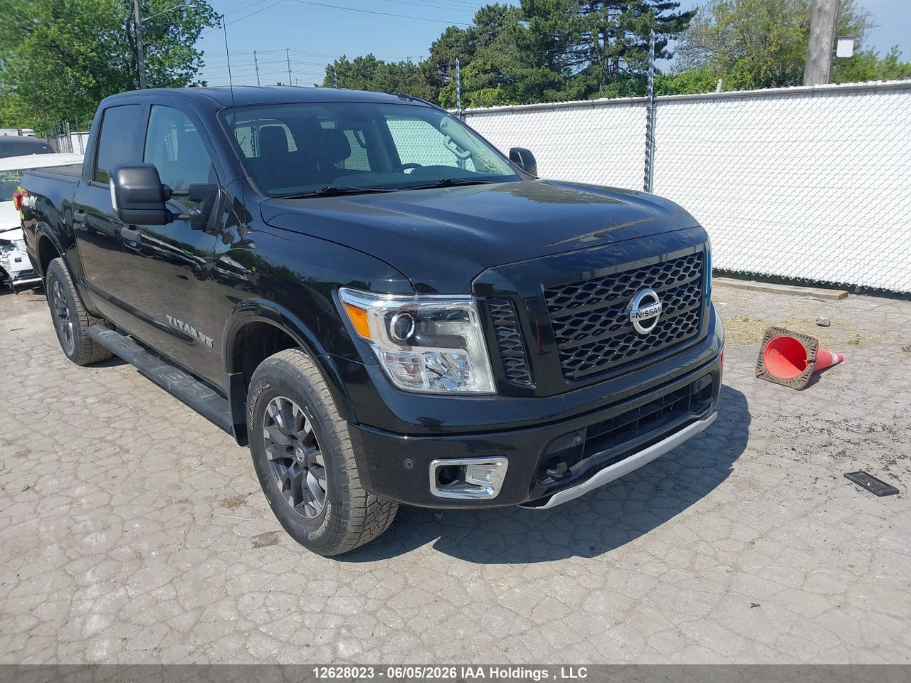 1N6AA1E58JN522226 · 2018 NISSAN TITAN PLATINUM/PRO-4X/S/SL MIDNIGHT EDITION/SV/SV MIDNIGHT EDITION