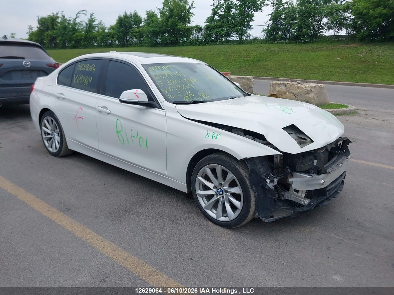 WBA8A3C31HK692869 · 2017 BMW 320I XDRIVE