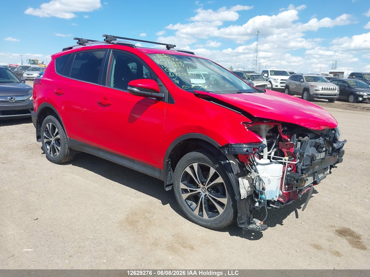 2T3RFREV5FW281246 · 2015 TOYOTA RAV4 XLE