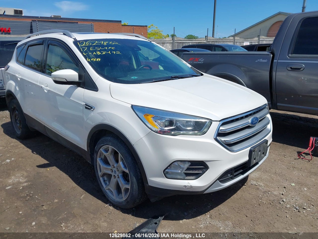 1FMCU9J98HUA33492 · 2017 FORD ESCAPE TITANIUM